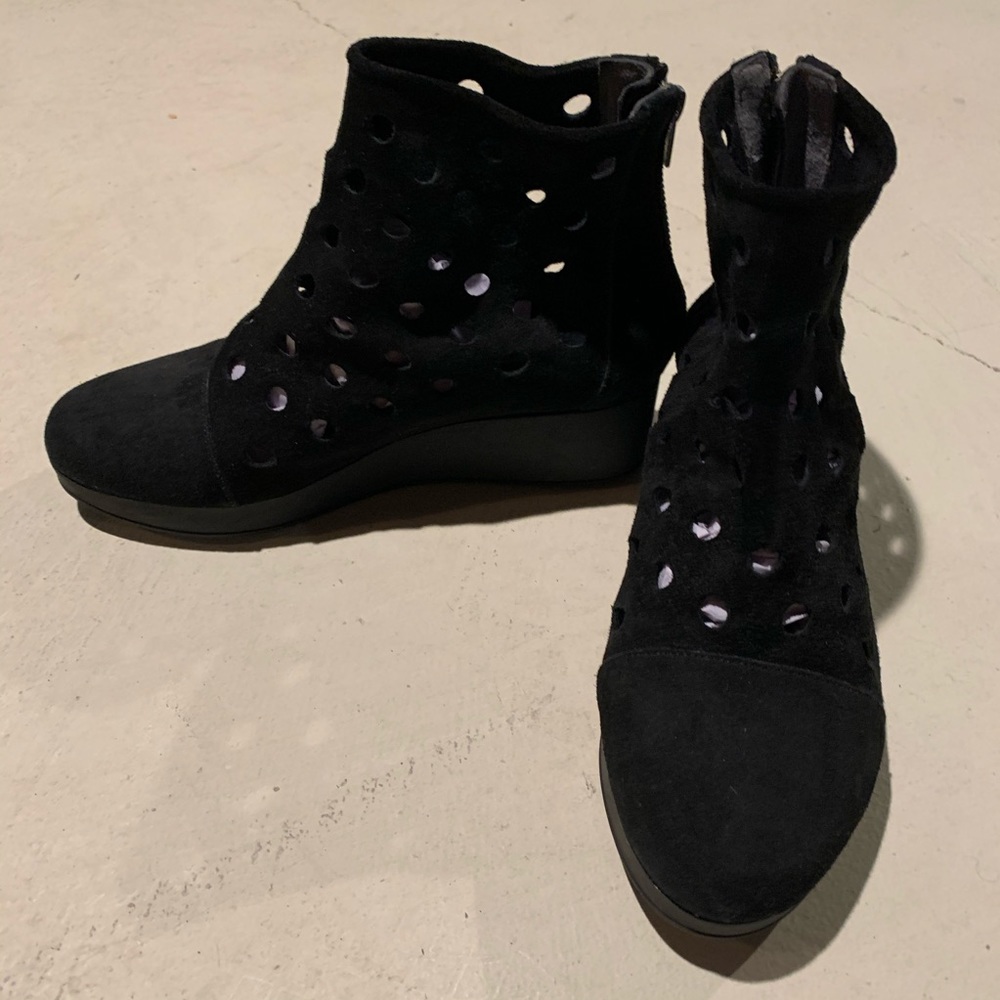 Robert Clergerie Suede Eyelet Platform Ankle Boots
